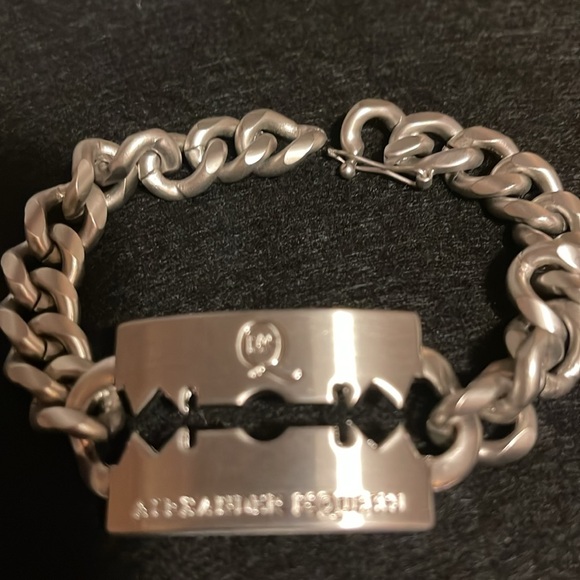 Alexander McQueen Razor Blade Bracelet - Picture 4 of 5